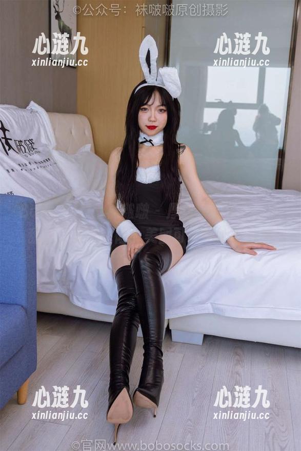 BoBoSocks袜啵啵-小甜豆 BoBoSocks袜啵啵 - 厚白丝的诱惑,小甜豆又美又危险!美图可得小心下载哦