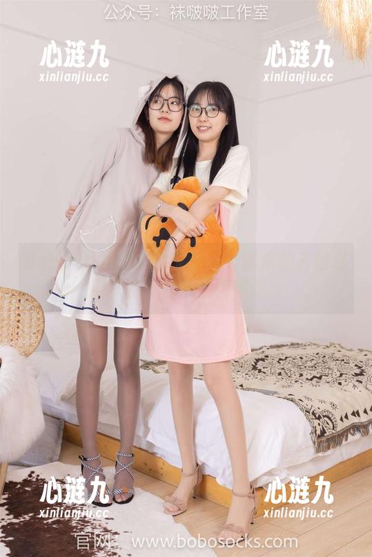BoBoSocks袜啵啵 - 一场糯米的白丝私房聚会，合集里情愫暗生