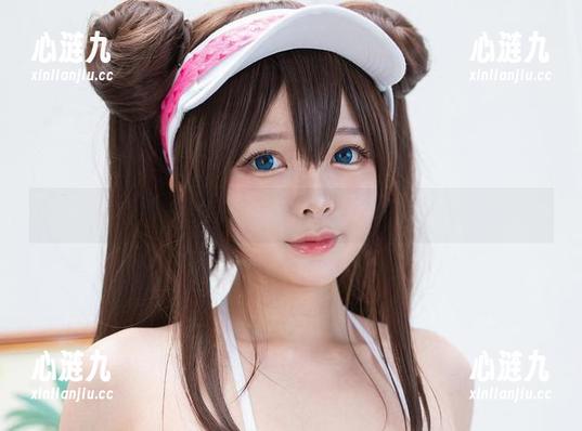 Hachi小芭带来的新短裙：这又是怎样的写真集更新呢？