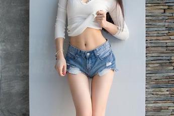 IMiss爱蜜社 – 莉莉Lily的私拍时光：用高跟鞋诠释轻松与美丽！