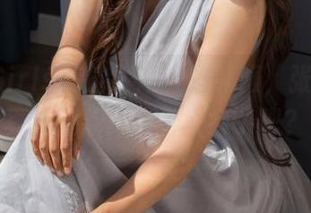 KelaGirls克拉女神 – 选礼服，张茜把写真玩出新高度，太会了吧？