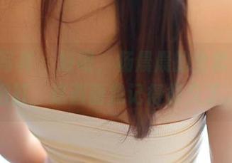ROSI写真 – 好吧，杨晨晨的全套作品和浴缸，这画面我记得很久了。