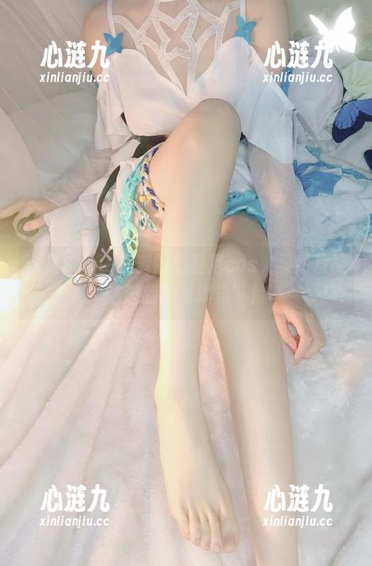 这是Seele麦麦的比基尼cos，果然没能逃过我的‘嗅觉’！