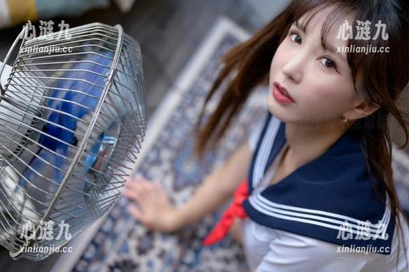在Seoyool(서율)的旗袍美图里，cos的成分已经不知不觉超标了！