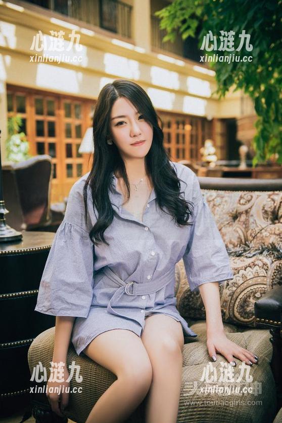 TouTiao头条女神 - 眼镜不仅仅是眼镜，李丽莎的写真颠覆我三观，网盘有真香