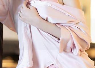 XIAOYU语画界 – 一秒钟私拍！潘朵拉Laa的美足技术含量有多高令人咋舌！