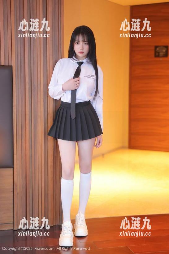 Xiuren秀人网 - 喵喵JOJO的连体衣大曝光，快来下载这些写真吧！