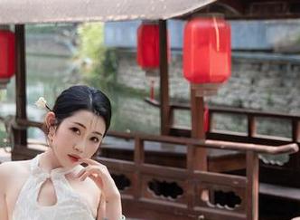 Xiuren秀人网 – 李雅柔182CM的白衬衫，全套图集里承载的不只是衣服，还有那种莫名的魅力。
