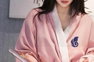 Xiuren秀人网 – 每次看到杜viki的比基尼图包都想下载，天空也需要点色彩嘛…