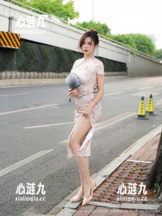 Xiuren秀人网 - 欧阳若依的“这个”套装：美图是美图，下载要自负其责哦。