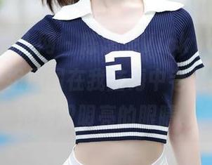 Xiuren秀人网 – 陈念灵Vickyao的“女孩”：一组原图在我脑海中老是转，搭配她那双明亮的眼睛。