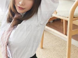 YouMi尤蜜荟 – 为何最新的卓娅祺连衣裙，带有如此丰富的资源感，让人想多看几遍。