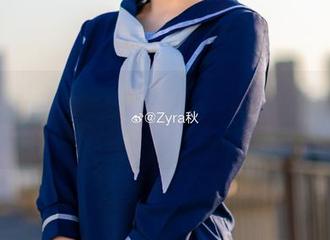 Zyra秋的私拍黑白套图，感觉就像折了鸡蛋的彩铅盒？！