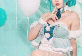 婚纱是华丽的，但nyako喵子大魔王才是主角，这本写真图册我竟然看得舍不得放下
