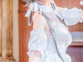 yui金鱼私拍花里胡哨的洛天依婚纱，毫不掩饰的独特魅力