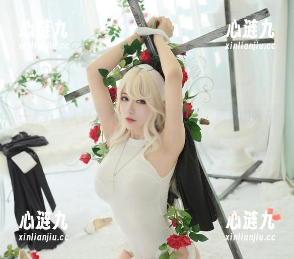 一米八的大梨子黑贞泳装最新图集，想看的眼花缭乱，不解释！