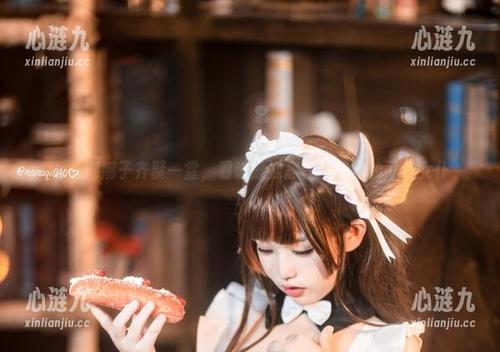 七七娜娜子齐聚一堂，看谁最能忍住不挠她的可爱女仆