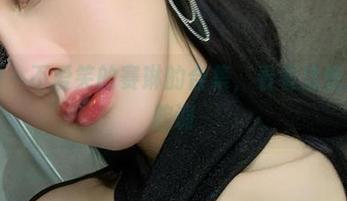 微密圈 – 不爱笑的赛琳的合集，看看这些嘉宾的腔调