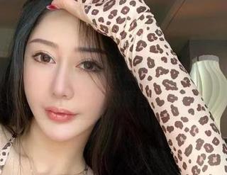 微密圈 – 福利警报！西服与渔网丝袜的激情碰撞，不爱笑的赛琳的原图必火！