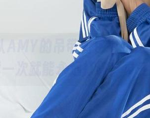 丽柜 – 从AMY的吊带图包中找到灵感吧，下载一次就能永远打破严肃气氛！