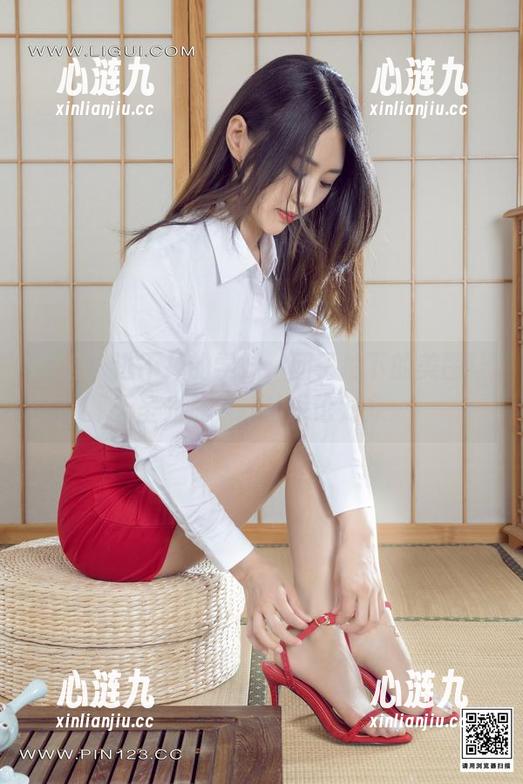 丽柜 - 逃不掉的学妹，团子拍下的美图让无圣光成为新的讨论对象。