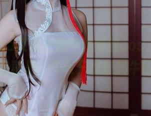 二佐Nisa又换上奶牛妹妹的cos，更新翻译过来就是：今夜只想被奶牛围着！