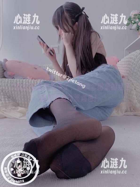 二阶堂宅绘子又来了，最新套图里的红色熊衣媲美动漫角色！