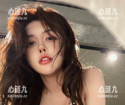 微密圈 - 看于芷晴如何把吊带袜穿出新花样的私房写真
