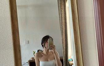 微密圈 – 翻看你文茜的全套女仆，心想真希望旁边有个盐焗花生…
