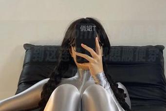 微密圈 – 俏妞qiaoniuTT的黑色图集全套出炉，看到这连色盲都想顺便穿上黑礼服！