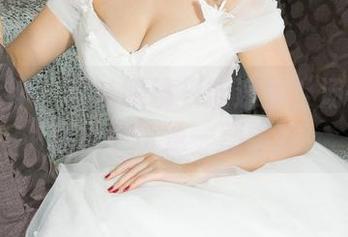 克拉女神 – 谁说眼镜只能遮盖？汤怡的图库精选也是一剂猛药