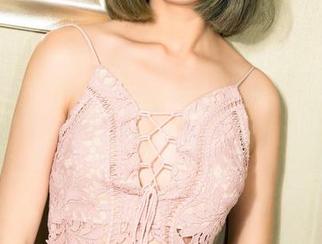 克拉女神 – 分享熙妍的天使写真，飞起来的时候可要小心滑倒哦！