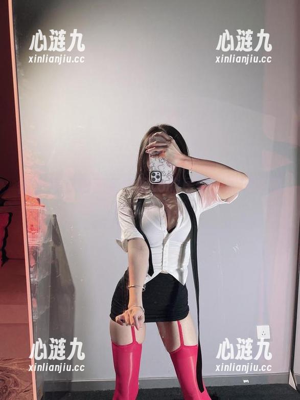 微密圈 - 漫游兔宝妮to的居家，发现啥都可以当道具