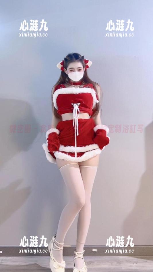 兔宝妮to 微密圈 - 贪吃兔宝妮to与她的定制浴缸写真,水里溜滑梯?