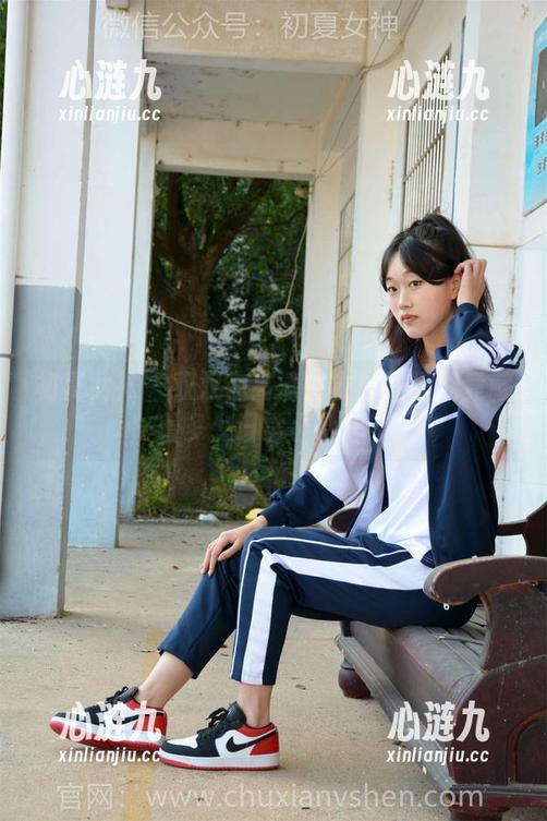 初夏女神 - 双双在高清睡衣图集里究竟藏着多少日常小心思？
