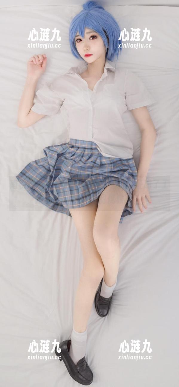 南桃Momoko的秘书写真，直接证明了工作也可以很“美丽优雅”。