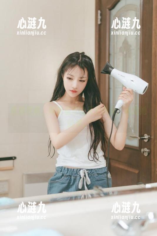 喵糖映画：仰望星空的天台少女，私拍她的梦。