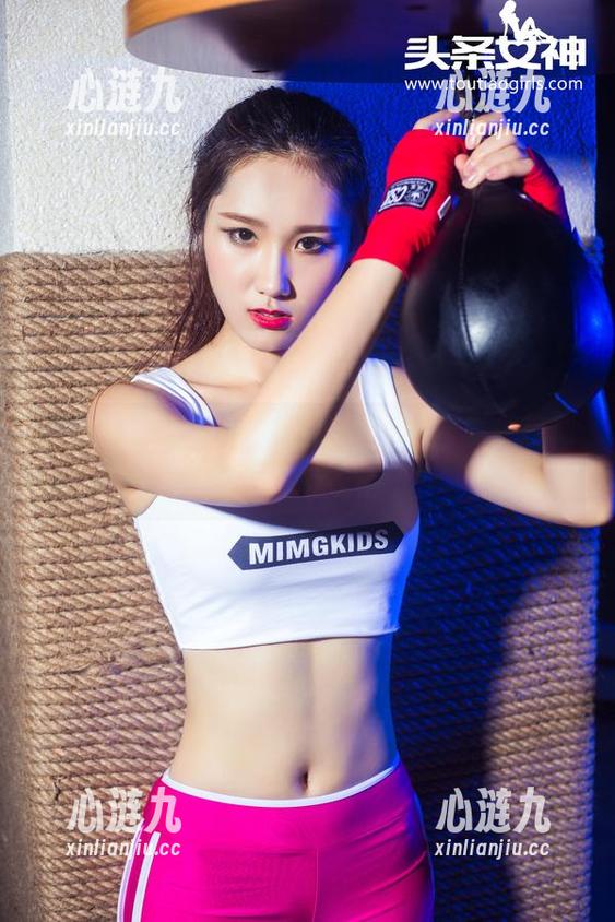 头条女神 - 温心怡的豹纹美图合集，貌似是时候换个衣柜了？