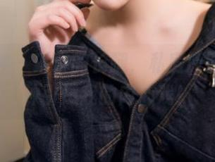 头条女神 – 琳琳的长腿，私房原图，一秒钟引爆我的内心戏！