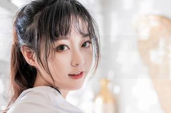 想看到不同寻常的优雅？奇行家狗崽的红丝绒旗袍图集又更新了！
