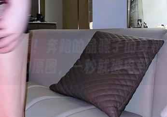 微密圈 – 看！奔跑的晶骡子的身材在红灯下的原图，一秒就被电到了
