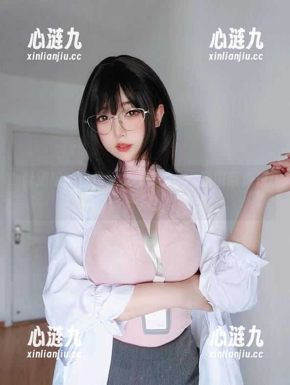 修道院的日常，女主K的cos原图带你探一探！