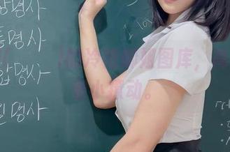 姜仁卿(강인경)的冷艳御姐图库，高清中藏着小撩动。