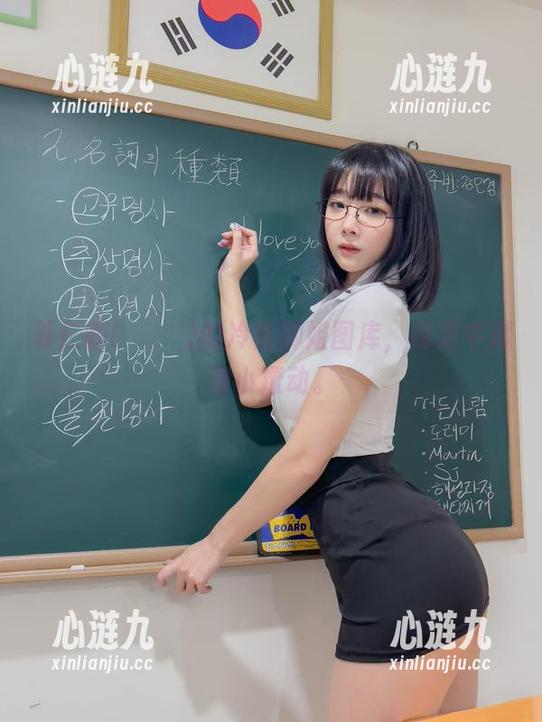 姜仁卿(강인경)的冷艳御姐图库，高清中藏着小撩动。