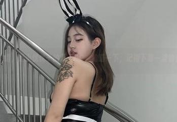 微密圈 – 没错，是小优优子的双人CP，偷瞄一下，记得下载一波愉快的图片！