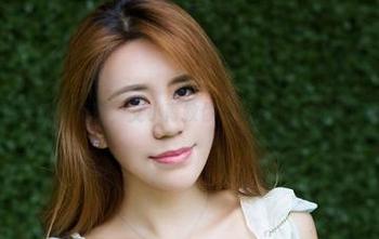 尤物馆 – 从未知到美腿，艾小青教你网袜穿搭，快来下载图集吧！