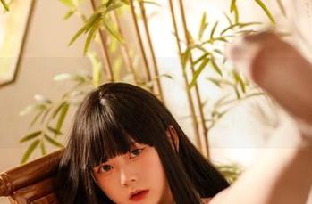 高能！看“巧克力小圆面包”了不起的高清写真，五更琉璃，旗袍扭不动啊！