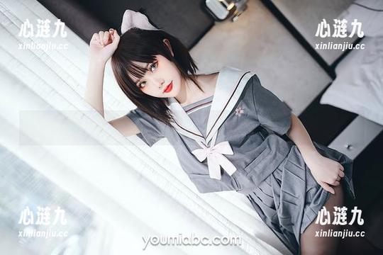 有趣又迷人的全集：您的蛋蛋校服猫步走出教室！