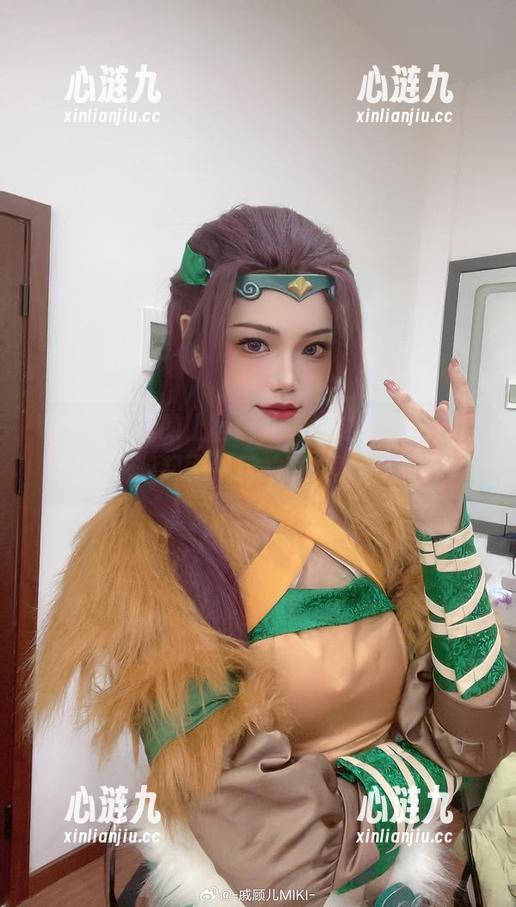 戚顾儿 瞧瞧戚顾儿的上官婉儿惊鸿之笔,居然让我想起了午后的茶,真有趣