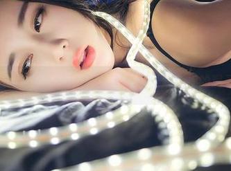 推女神 – 歆小兔chobits的黑丝时刻，刷新你的观看记录吧！